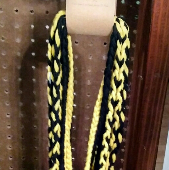 Scarf - Picture 2 of 7